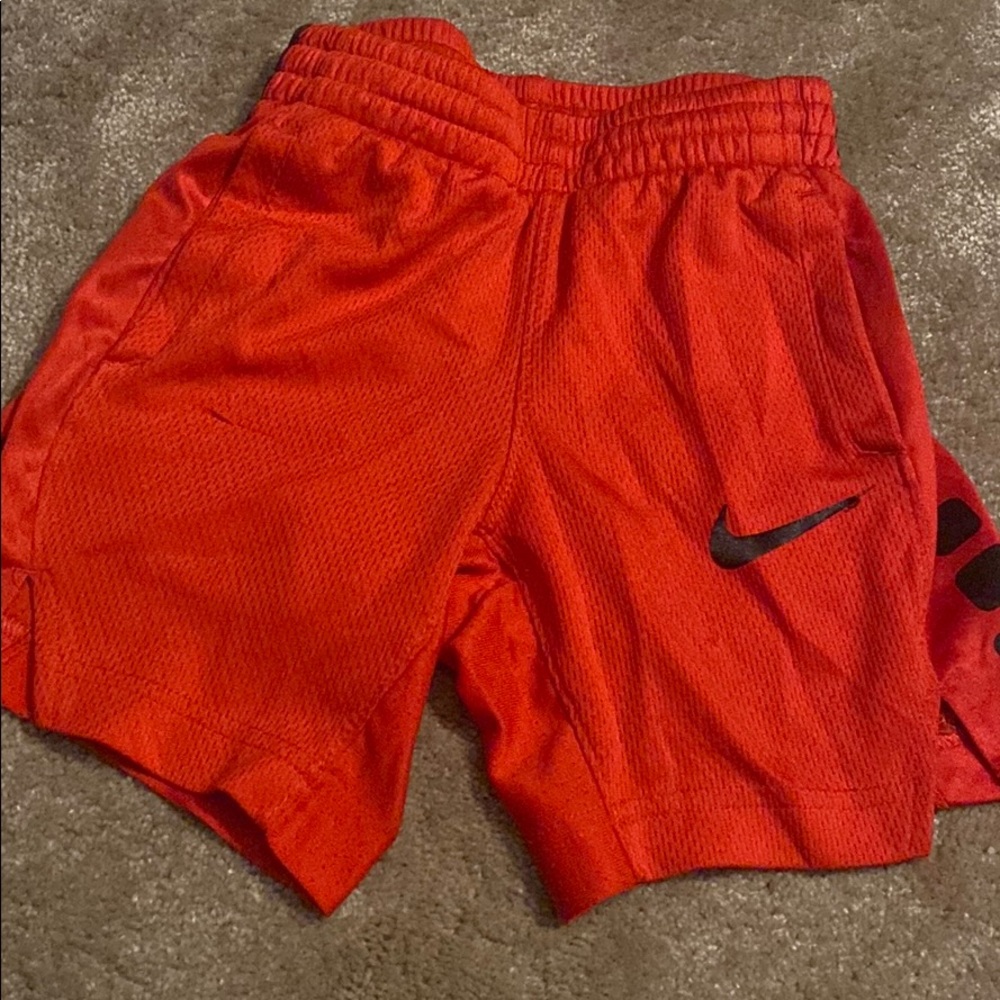 Nike boys shorts size 5